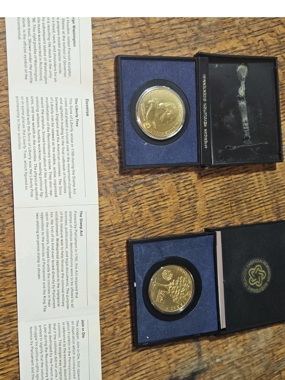 1972 Bicentennial Commemorative Medal Set - Gold Tone - Picture 5 of 5